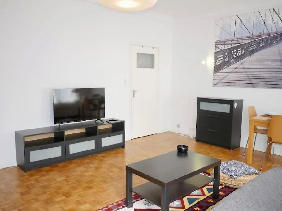 Ixelles: Superbe Appartement, Idealement Situe Брюссель Апартаменты