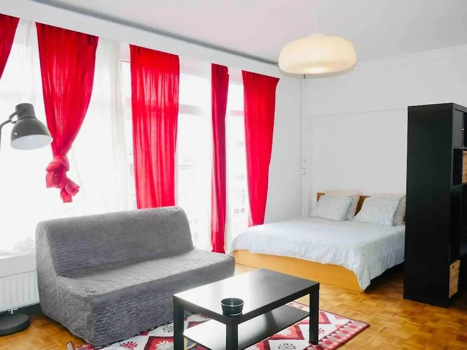 Ixelles: Superbe Appartement, Idealement Situe Брюссель
