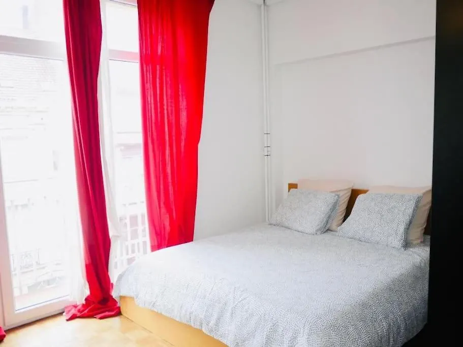 Ixelles: Superbe Appartement, Idealement Situe Брюссель